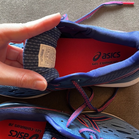 ASICS sneakers size 8 - Picture 3 of 3